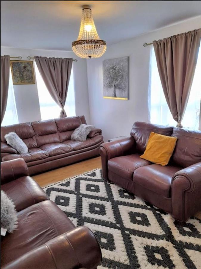 Beautiful 4 Bedroom Treasure Home Hemel Hempstead Esterno foto