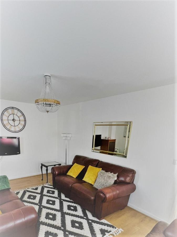 Beautiful 4 Bedroom Treasure Home Hemel Hempstead Esterno foto