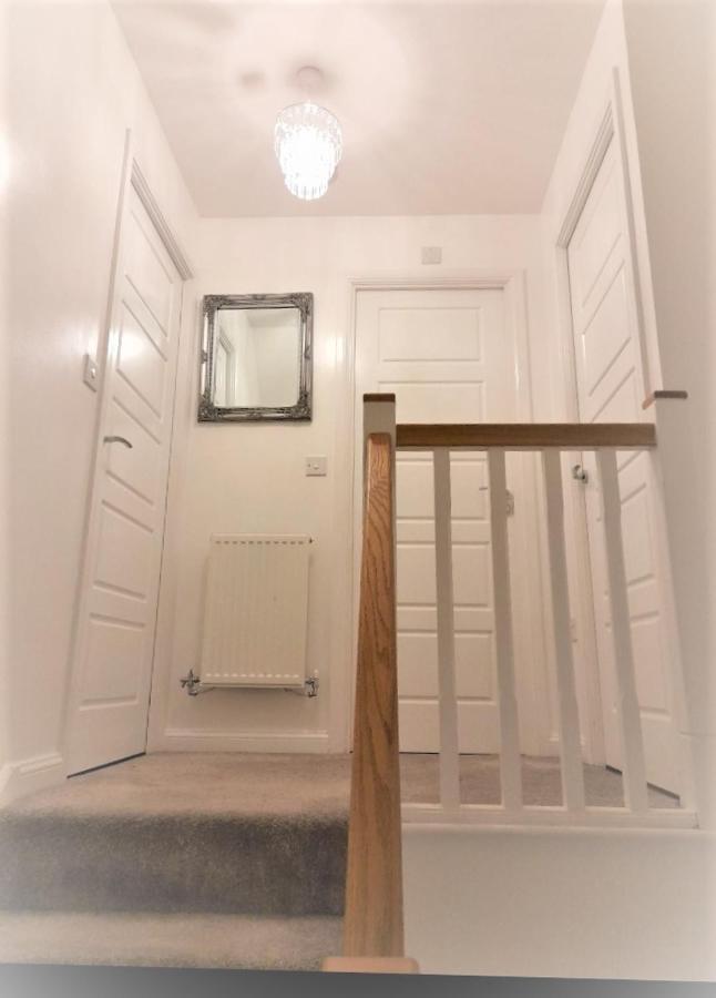 Beautiful 4 Bedroom Treasure Home Hemel Hempstead Esterno foto