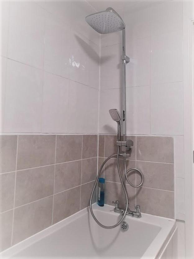 Beautiful 4 Bedroom Treasure Home Hemel Hempstead Esterno foto