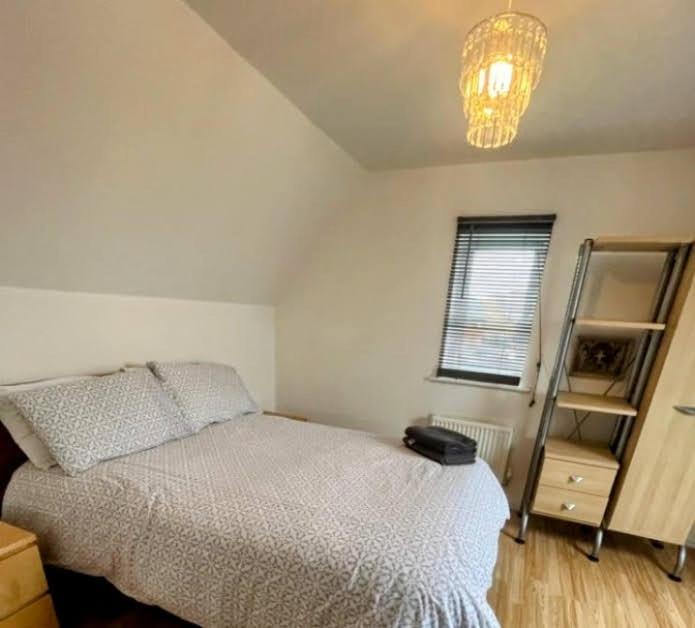 Beautiful 4 Bedroom Treasure Home Hemel Hempstead Esterno foto