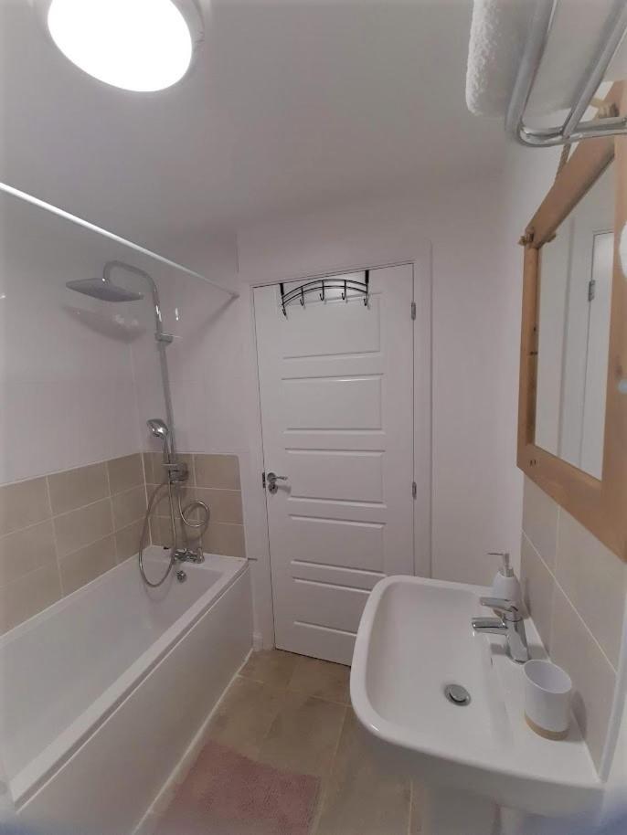 Beautiful 4 Bedroom Treasure Home Hemel Hempstead Esterno foto