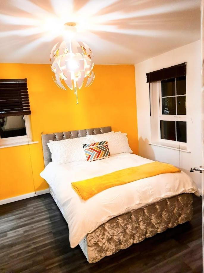 Beautiful 4 Bedroom Treasure Home Hemel Hempstead Esterno foto
