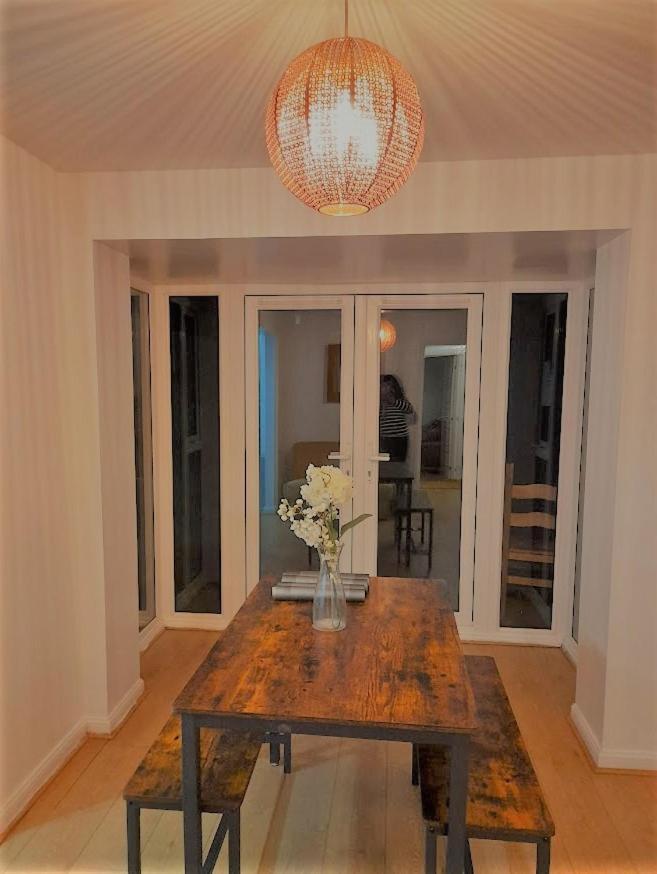 Beautiful 4 Bedroom Treasure Home Hemel Hempstead Esterno foto