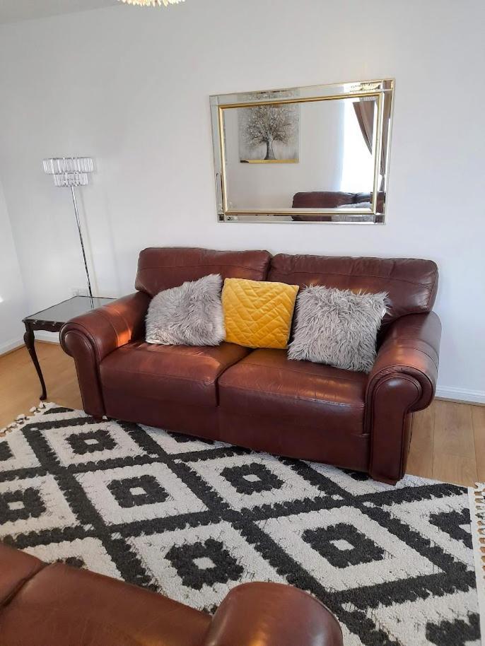 Beautiful 4 Bedroom Treasure Home Hemel Hempstead Esterno foto